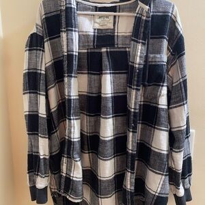 American Eagle Black and White Plaid Flannel Shirt